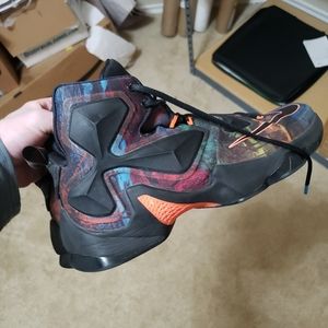 Lebron 13 'akronite' use sz 10.5